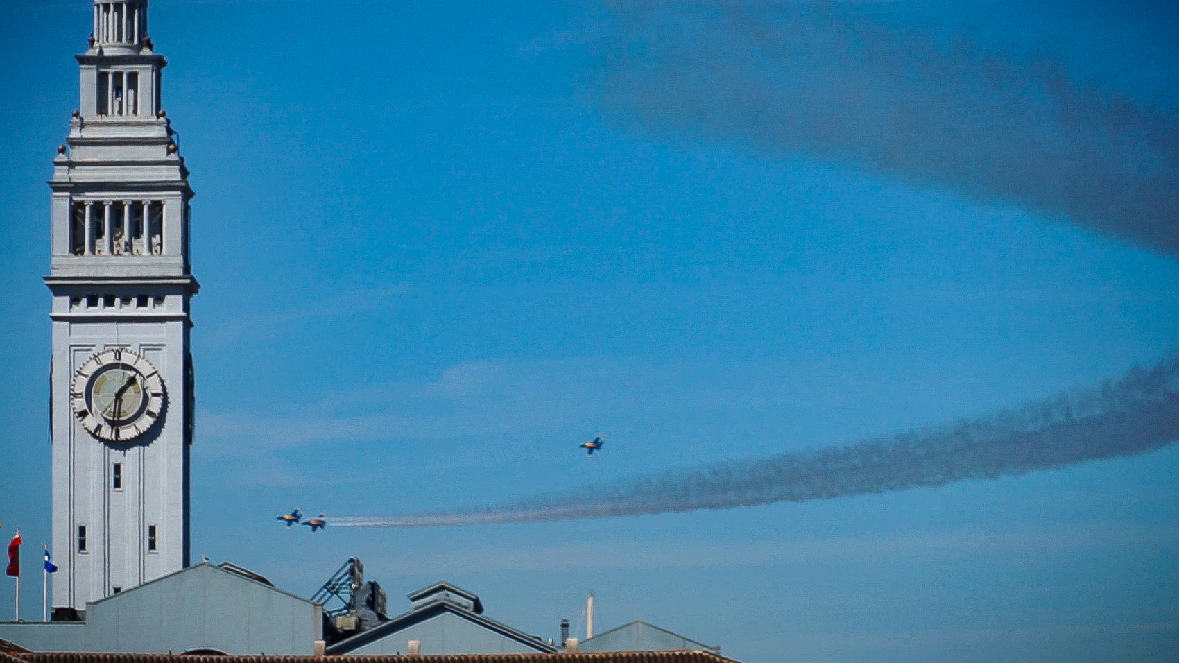 Travel vlog - Blue Angel Fighter Planes Over San Francisco!
